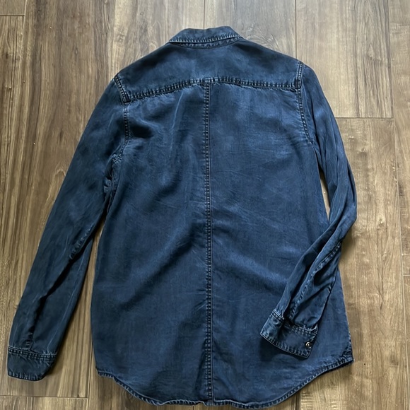 Club Monaco denim shirt in navy with silver buttons - Picture 8 of 8